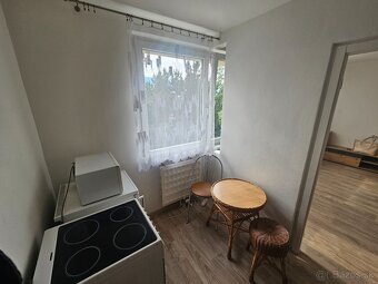 1 izbový byt na sídlisku Ľadoveň. - 4