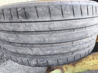 275/35/21 - 4