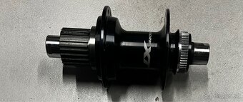 Shimano Kazeta 44-10, náboj XT - 4