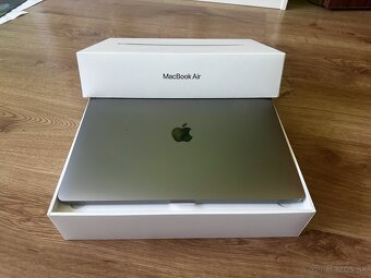 Apple MacBook Air 13" M1 2020 256GB Kozmický sivý - 4