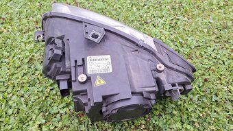 Predne Prave Svetlo Audi a4 b7 bixenon - 4