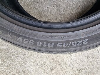 Zimne pneumatiky KUMHO 225/45 R18 - 4