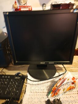 Predám stolný počítač - 4