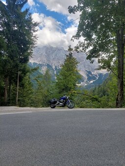Honda VT 750 Black Widow - 4