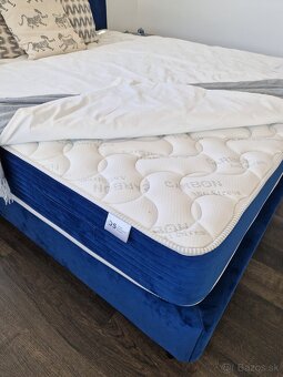 Masívna boxspring posteľ s matracmi a roštami – zn. SANAS - 4