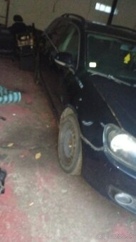 Rozpredám vw.golf 6 combi čierny 1.6tdii 5 manual - 4