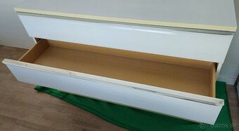 Predam bielu komodu - 4