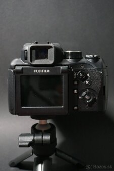 Fujifilm FinePix S100 FS - 4