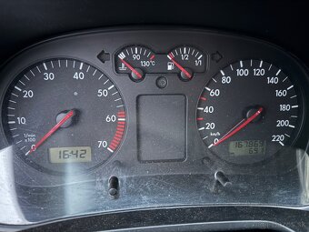 Volkswagen Golf 4 1.4 benzín - 4