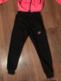 BALÍČEK DIEVČENSKÉHO OBLEČENIA - 4