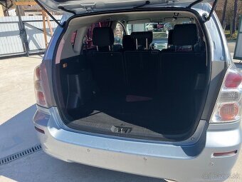 Predám Toyota Corola Verso 2.2D Pekná 258000km Top - 4
