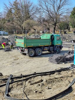 Vodič nákladného vozidla, strojník. - 4