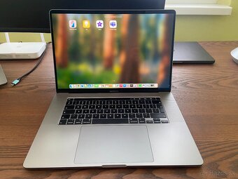 Macbook Pro 16" i7, 32GB RAM, 512GB SSD (Space Grey) - 4