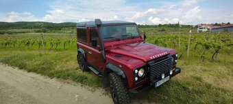Land Rover Defender - 4