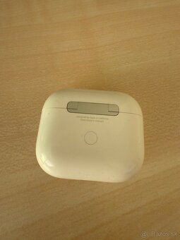 Apple AirPods (3. generácie) s nabíjacím puzdrom Lightning - 4