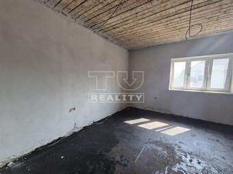 Na predaj holodom s veľkorysým pozemkom v Novej Vsi nad... - 4