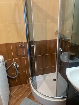 Ponúkame na predaj zrekonštruovaný 3-izbový byt s balkónom n - 4