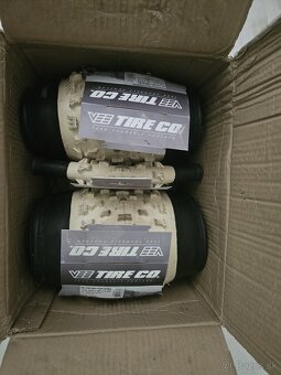 Vee 2xl plášťe 26x5.05 VEETIRE Snowshoe 2XL 72TPI Silica - 4