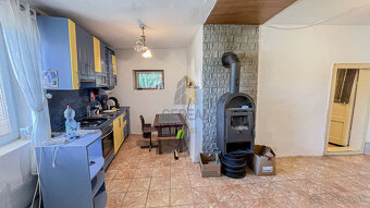 Rodinný dom po čiastočnej rekonštrukcii na predaj | obec SIR - 4