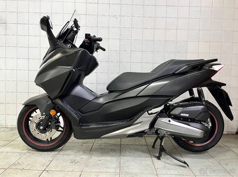 Skuter Honda Forza 125 - 4
