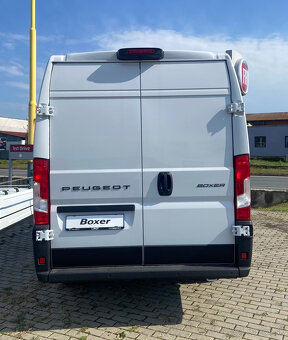 PEUGEOT BOXER 2,2 BlueHDI 180k MT6 Van 3,5t | L4H2 - 4