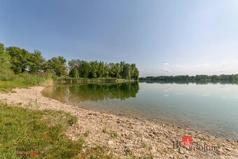 Víkendová oáza pre náročných – pozemok pri jazere v stráženo - 4