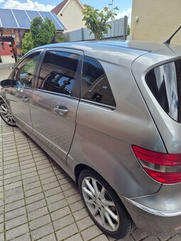 Mercedes-Benz B 180 - 4