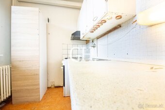1-izbový byt na prízemí v tichej časti Revúcej – ideálny na - 4