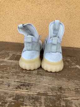 Tenisky / Boty Adidas Yeezy , vel.37 - 4