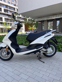 50 cm3 skuter Piaggio fly 50 4T 2016 - 4