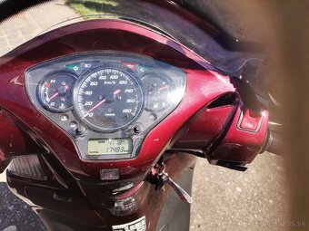 Honda 300 i - 4