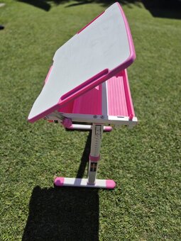 Rastúci, nastaviteľný stôl - 4