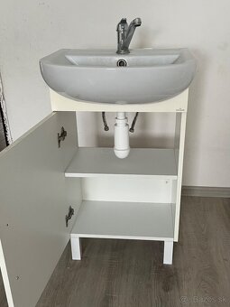 Kúpeľňová skrinka - 4