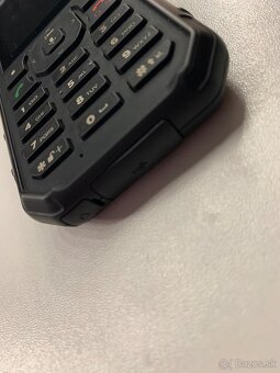 Predam pracovný mobil CAT - 4