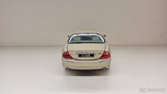 1:18 JAGUAR S-TYPE - 4