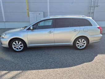 Predám Toyota avensis Combi Faclieft 2.2D D4 110kw r.v.2007 - 4