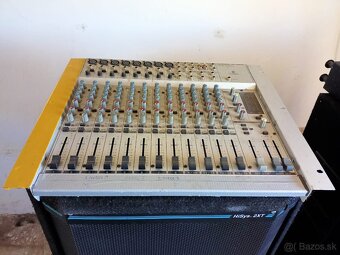 Komplet sestava - mixážní pult, zesilovač i reproboxy - 4