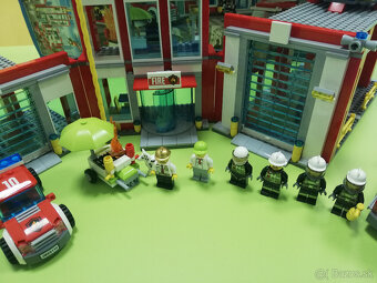 LEGO 60110 - séria CITY - Hasičská stanica - 4