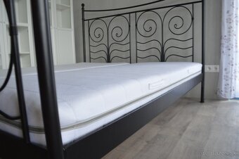 Manželská posteľ - 4