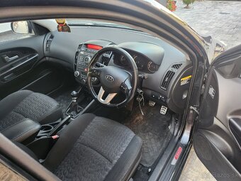 Rospredam Kia ceed 1.6 CRDi,85kw,r.v.2011. - 4