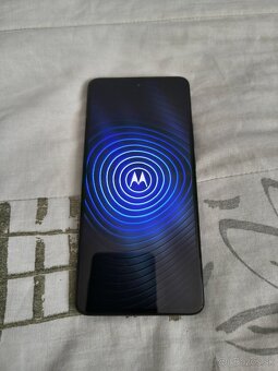 Motorola Edge 30 - 4