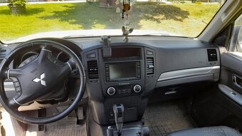 Mitsubishi Pajero - 4