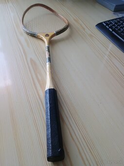 Krivá badmintonová raketa pre recesistov - 4