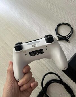 PS4 pro - 4
