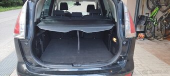 Mazda 5 - 4
