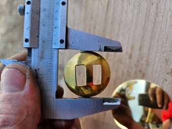 Mosadzne puklice  ozdoby na ohlavku postroje - 4