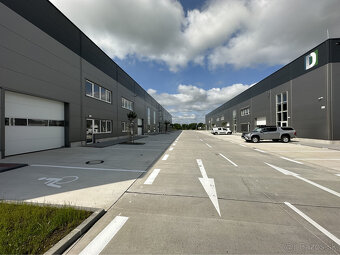 Prenájom výrobno-skladového priestoru 900 m² v časti Bratisl - 4