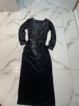 Luxusné zamatové šaty - 4