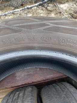 Predám Continental 235/50 R19 W - 4