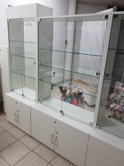 Sklenené vitríny do obchodu - 4